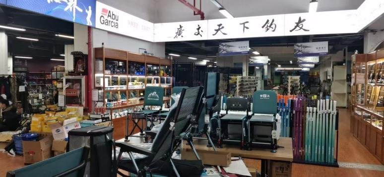 該企業(yè)配套打造的釣具售賣點(diǎn)。