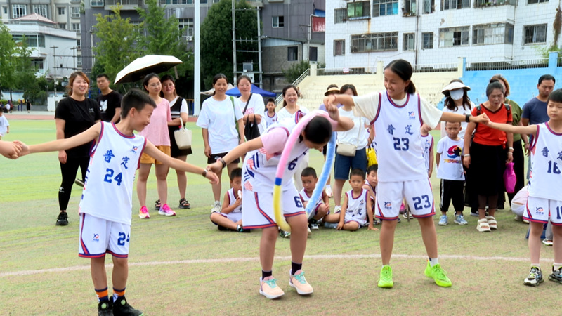 圖為全民健身日趣味運動會現場。