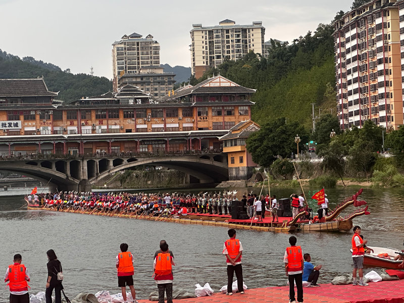 世界最長木龍舟。