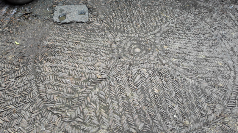 精美鵝卵石鋪就的天井。歐陽克儉攝