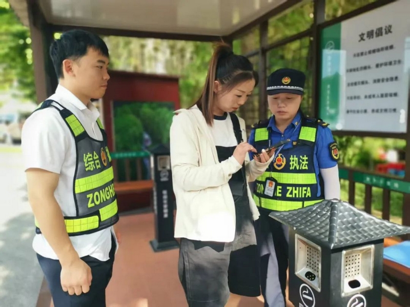 黃果樹旅游區綜合執法大隊優化服務保障、加強部門聯動等方式，確保旅游市場規范有序。.jpg