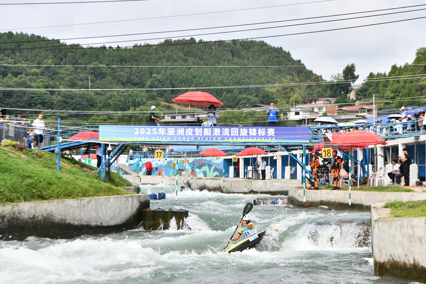 2025年亞洲皮劃艇激流回旋錦標賽比賽現場。楊仁海攝