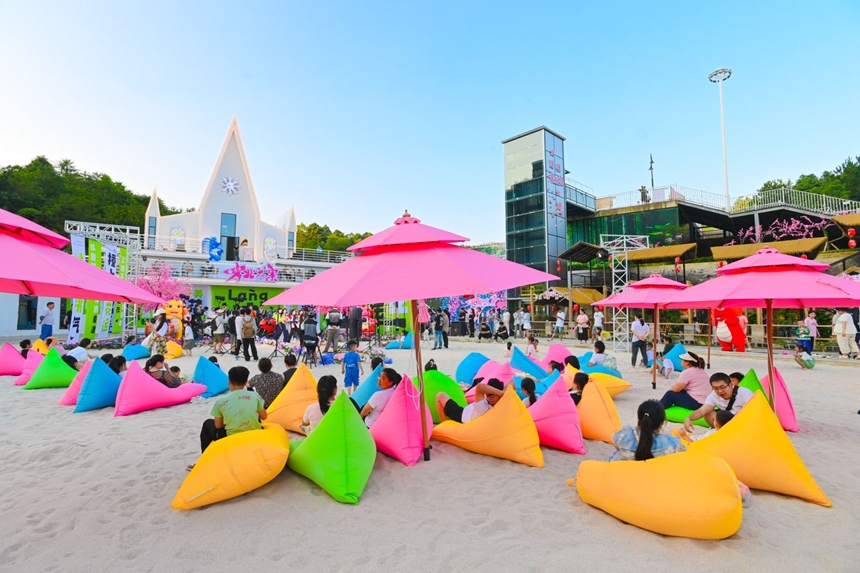 清鎮市侏羅紀恐龍小鎮。