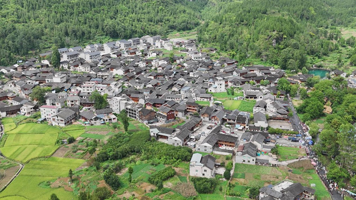 梵凈山腳的民宿群落。