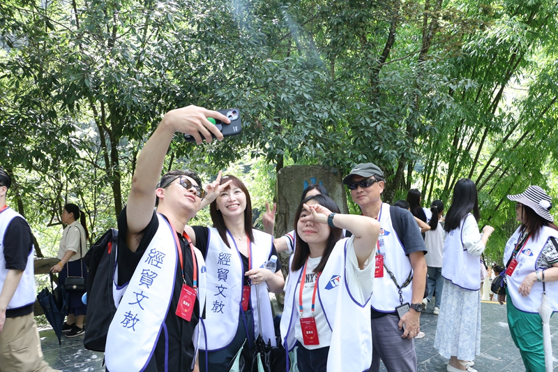 臥龍潭3.JPG