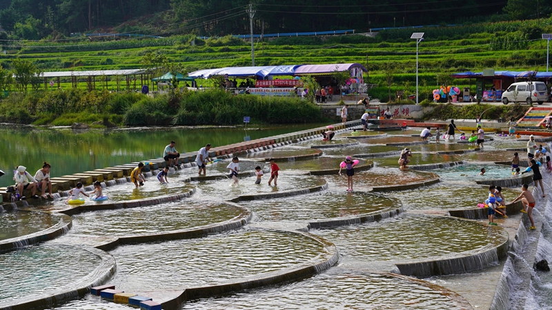 余下村魚鱗壩大景.JPG
