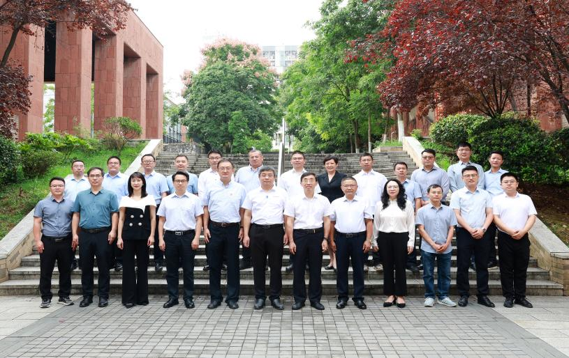 貴大教師團隊獲教育部第四批全國高校黃大年式教師團隊稱號。貴州大學供圖