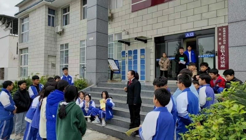 以案說法，將法庭變成“教學課堂.jpg