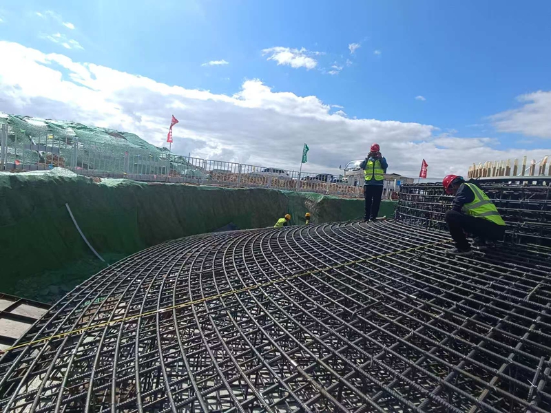 1 圖為該企業(yè)承接的新能源項(xiàng)目施工現(xiàn)場(chǎng)。.jpg