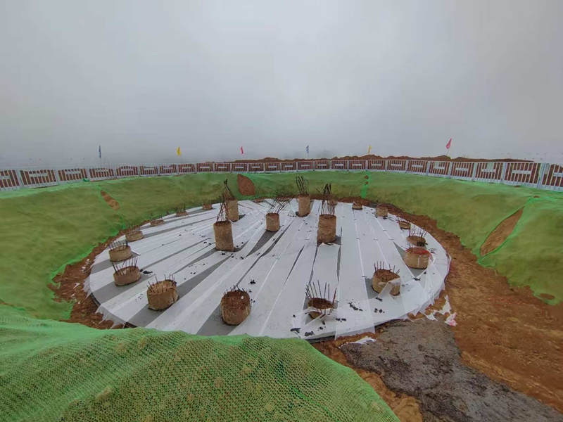 2 圖為該企業(yè)承接的新能源項(xiàng)目施工現(xiàn)場(chǎng)。.jpg