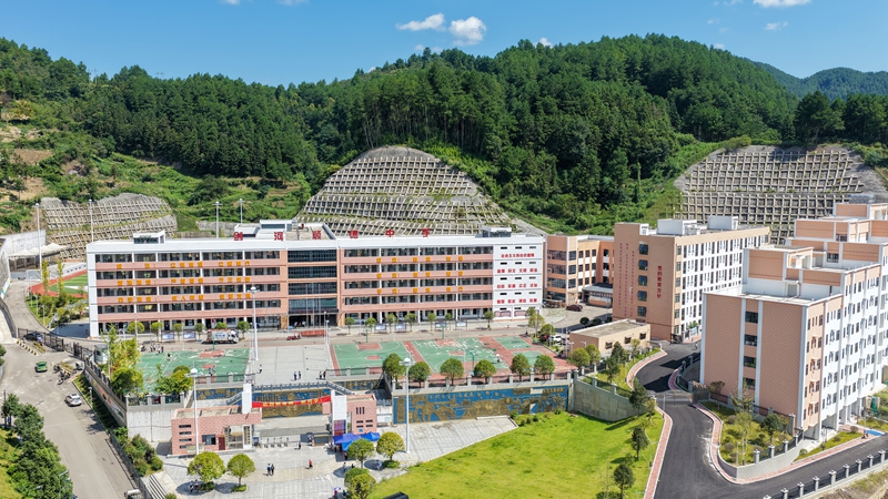 劍河縣第五中學(xué)。彭開燚攝.JPG