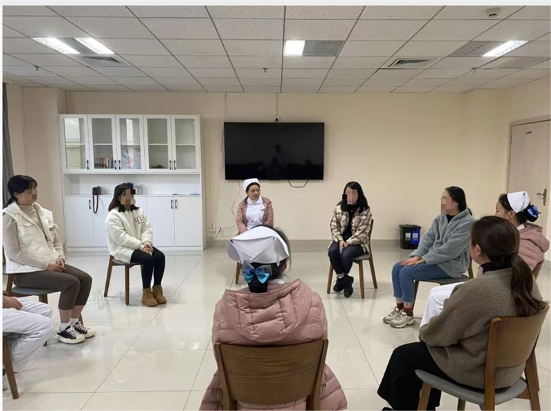 六盤水市第三人民醫(yī)院心理科開展團體心理治療。