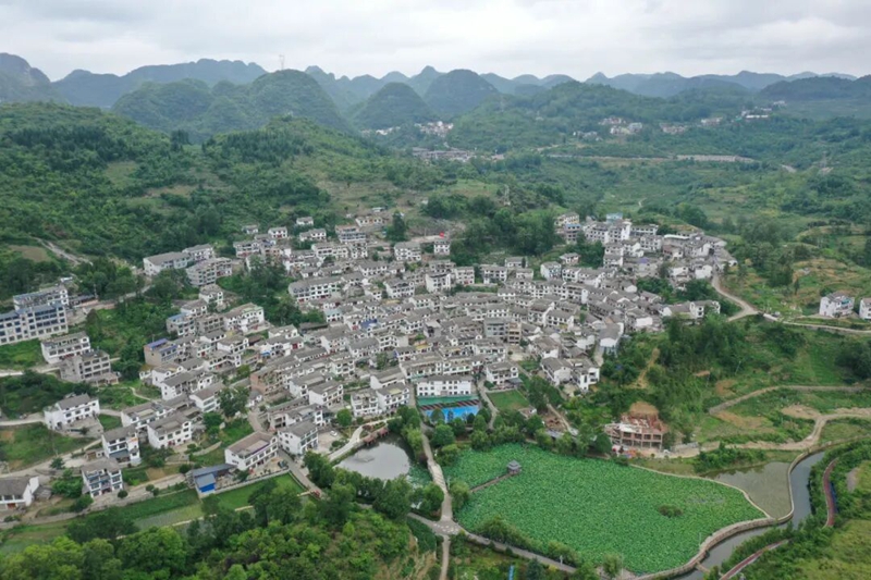 黃果樹旅游景區龍宮鎮桃子村：依托好風景，做活“宿”文章