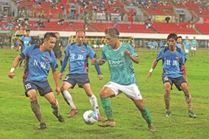 “城超”落幕 貴陽咖啡隊奪冠9月25日晚，2025城市足球邀請賽閉幕。