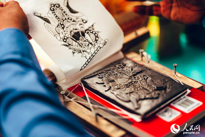 活動現(xiàn)場非遺展演。人民網(wǎng)記者 霍亞平攝