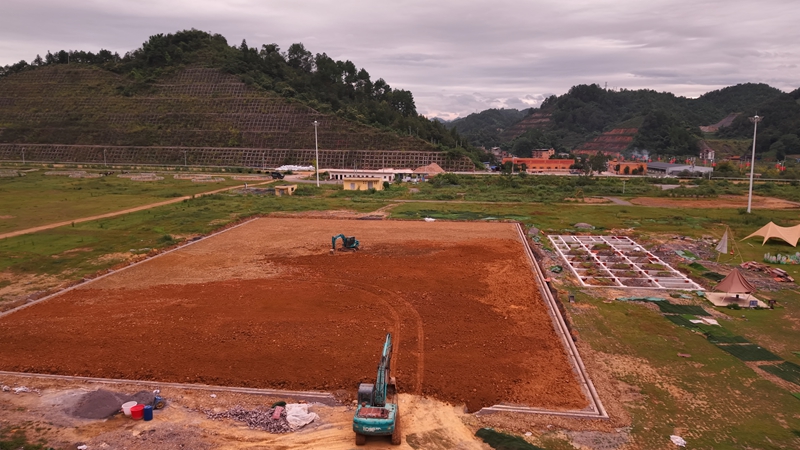 增加新的馬術訓練場。