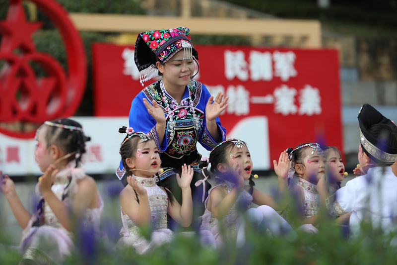 5 歌舞表演現場  .JPG