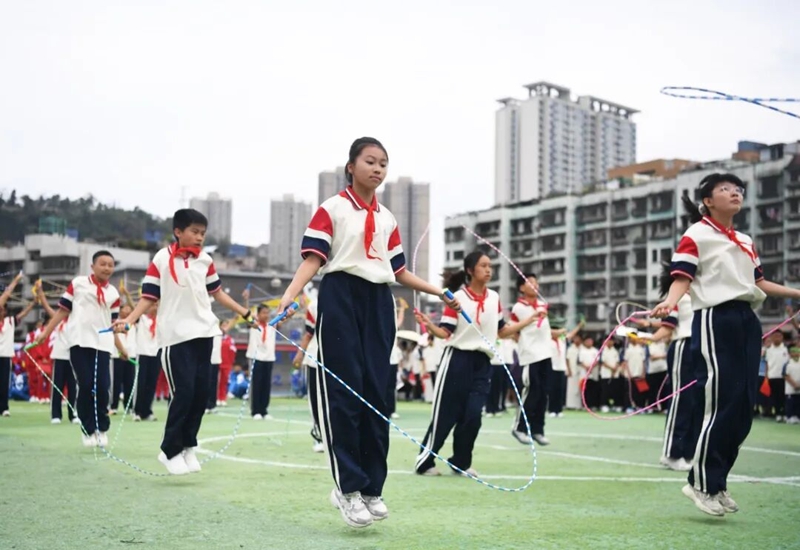 9月29日，貴陽市第十八中學第四十五屆體育藝術節開幕式體育運動展示現場。