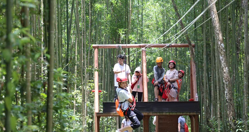 5 小七孔世遺探險(xiǎn)部落踏瀑戲水 