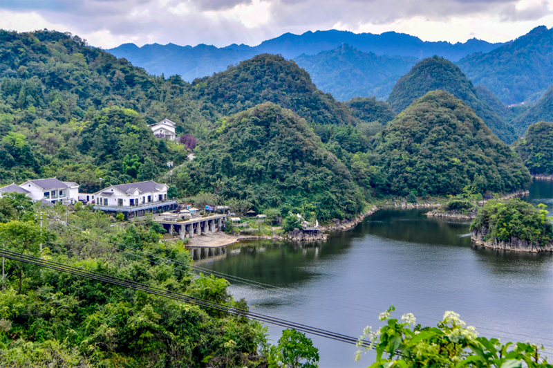 位于百花湖畔的塞倫斯·勝境民宿。