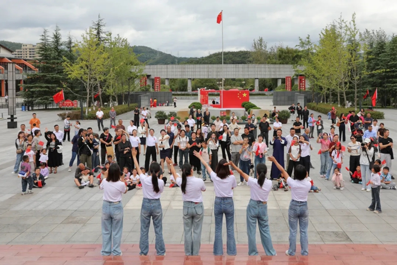 息烽雙節旅游市場火熱。