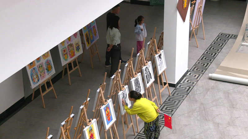 國慶假期安順市博物館人氣火爆 文化盛宴引游客紛至沓來。