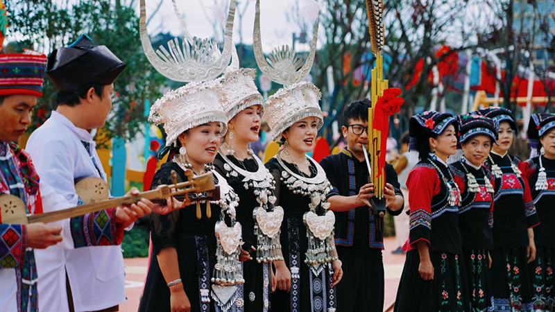 民族歌舞表演。“幻花樣young”項目供圖