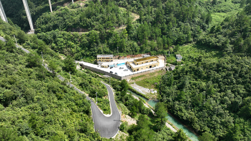 遠眺石龍溝水廠。