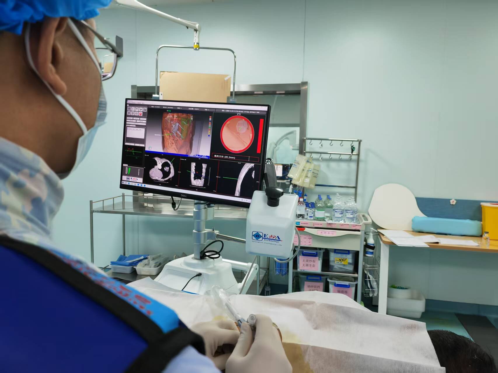 手術(shù)現(xiàn)場(chǎng)。