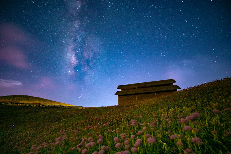 阿西里西韭菜坪雪景星空。陳春志攝