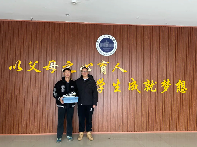 縣BA上的“46分先生”,校園里的追夢者。