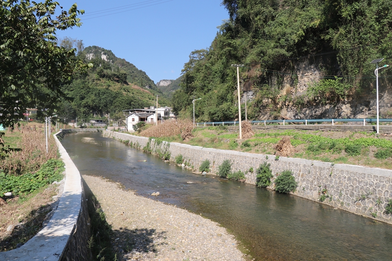 七星關(guān)區(qū)沔魚河新莊生態(tài)系統(tǒng)治理修復(fù)工程河段 馬諾楠 攝4.JPG