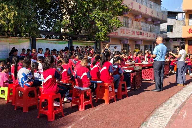 1.凱里學院專家組赴天柱縣渡馬鎮小學開展實地調研與指導服務