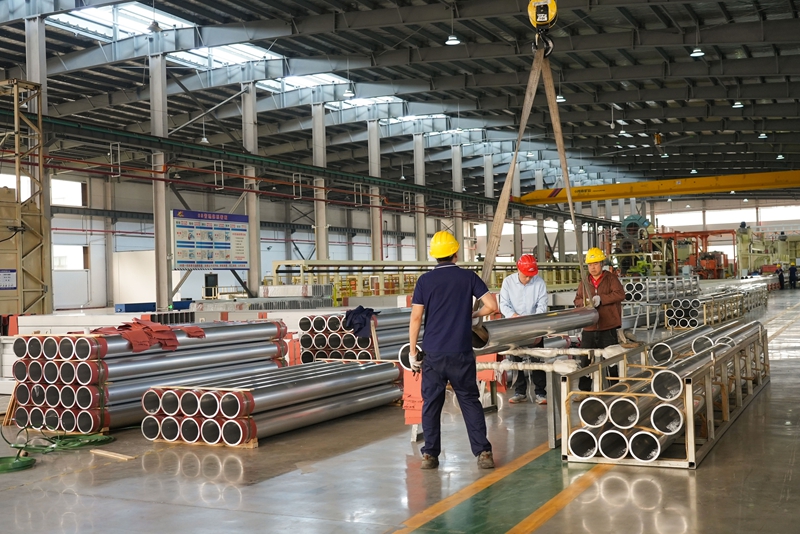 工人正在打包產品。陸勁松 攝 (3).jpg