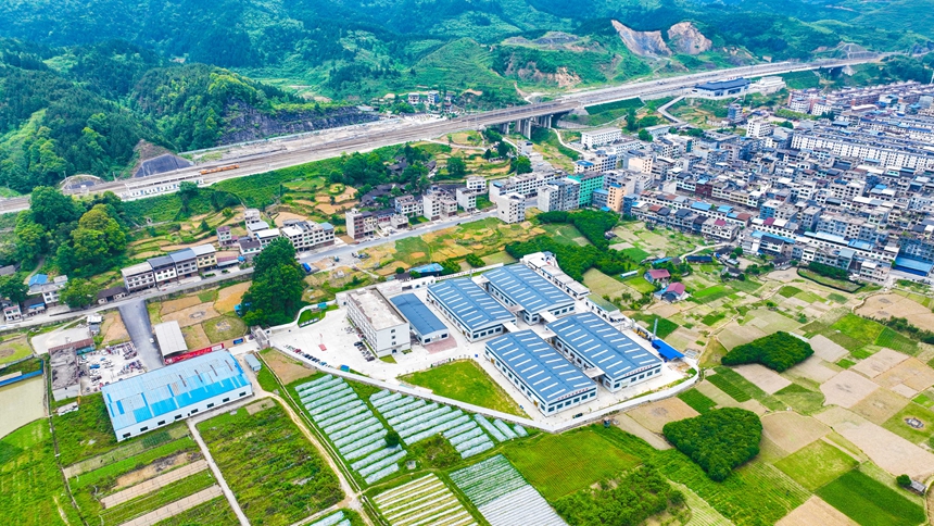 松桃孟溪強村富民工坊。任濤攝