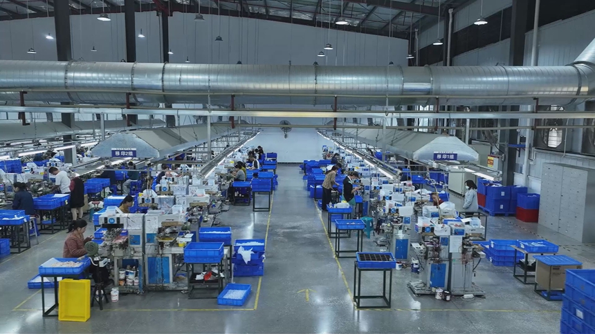 松桃孟溪強村富民工坊車間。任濤攝