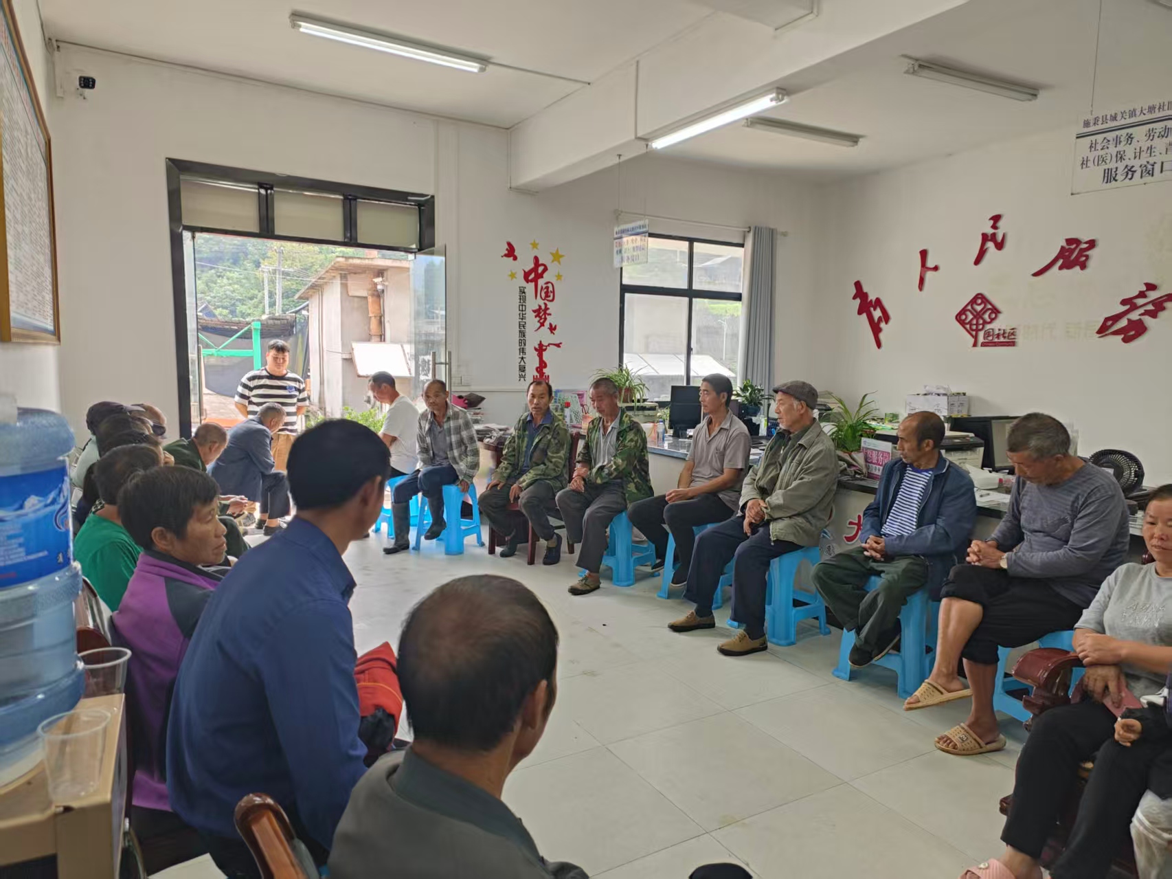 城關鎮組織開展鳥類保護院壩會。