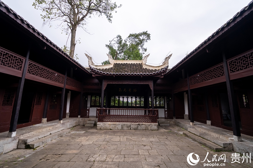 文化園內的龍岡書院一角。人民網記者 涂敏攝