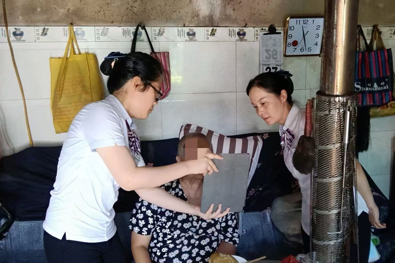 上門服務(wù)。貴定農(nóng)商銀行供圖