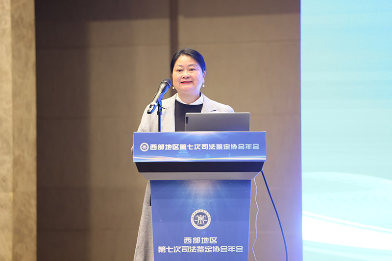 朱進副廳長致辭。