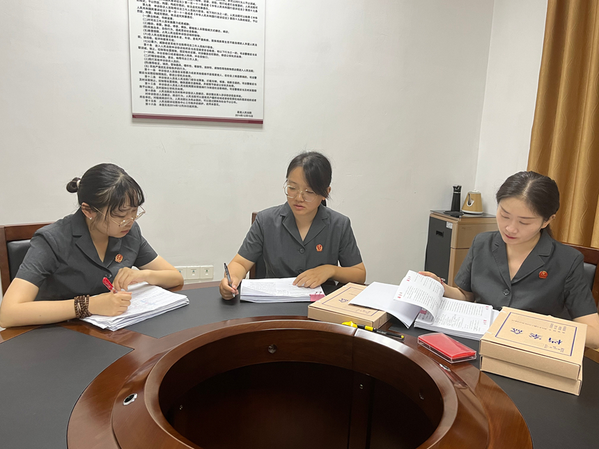 2025年8月28日，黔西南中級人民法院法官合議收回國有土地使用權案。郭正一 攝