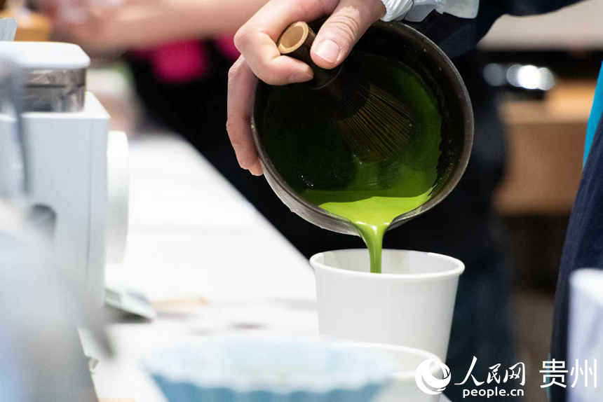 融入銅仁抹茶的貴陽新茶飲。人民網記者 涂敏攝