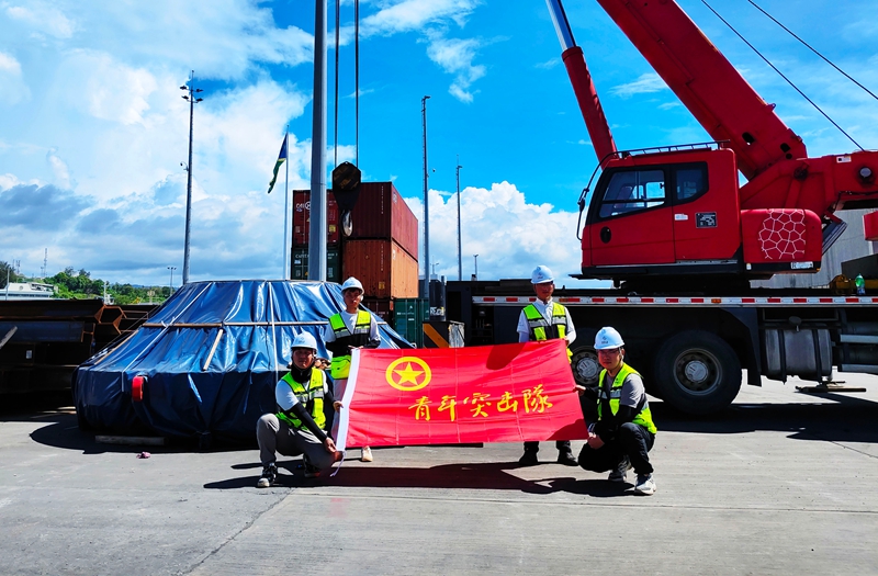 項目團(tuán)隊為轉(zhuǎn)運之路保駕護(hù)航。