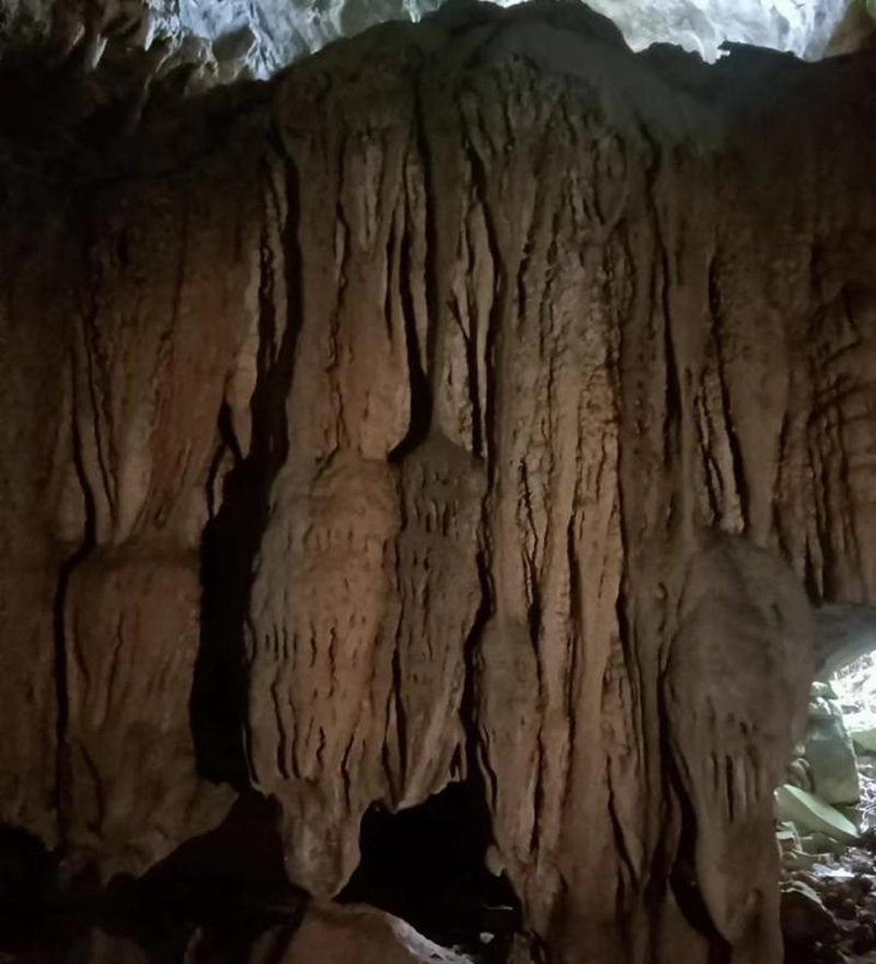 圖為溶洞奇觀。