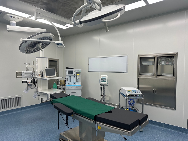 金沙縣人民醫院巖孔分院手術室 彭垚 攝.jpg