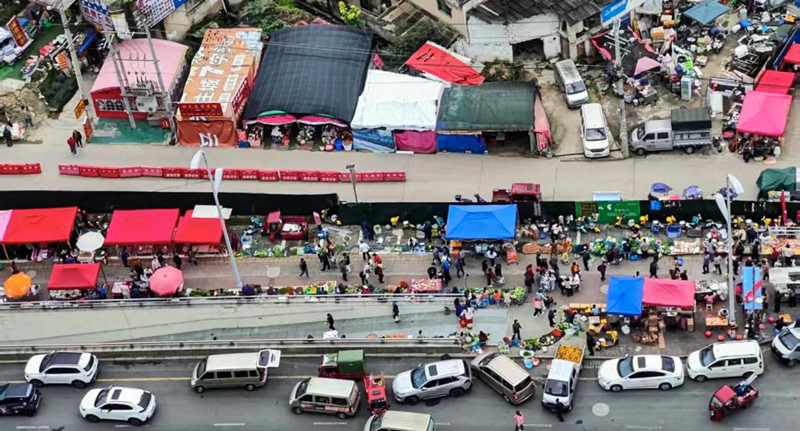 2、整治前的路段情況。