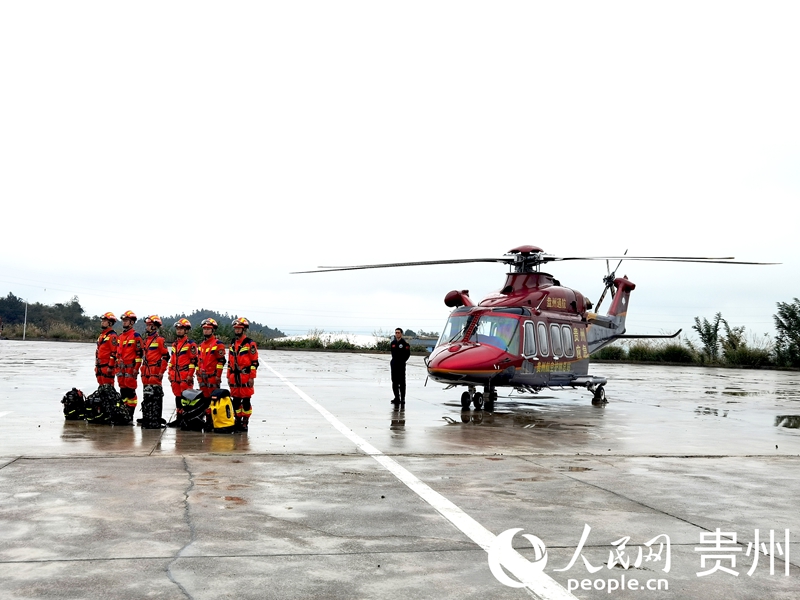 空勤救援力量展示。人民網記者 王秀芳攝