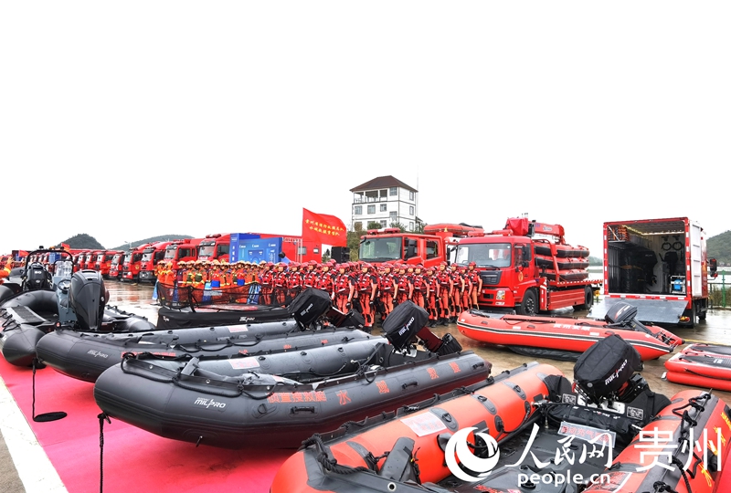 水域救援力量展示。人民網記者 王秀芳攝