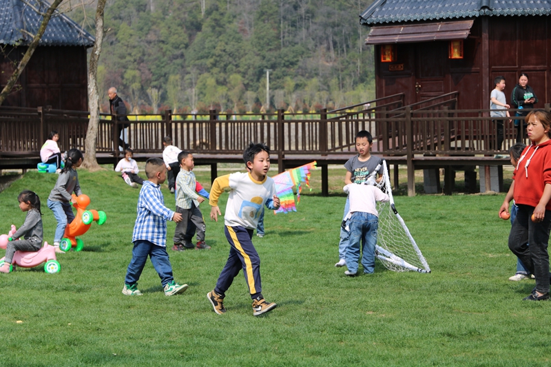 松桃長征村：勇闖產業振興“長征”路。