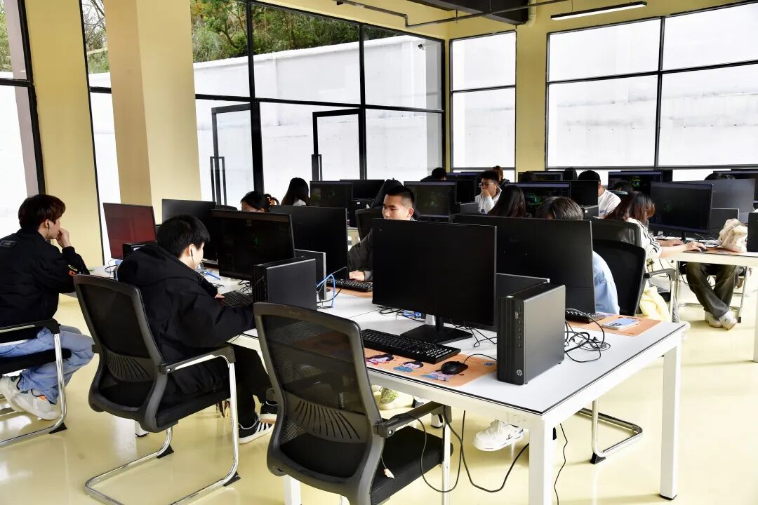 小蘭山數據標注基地內部環境。